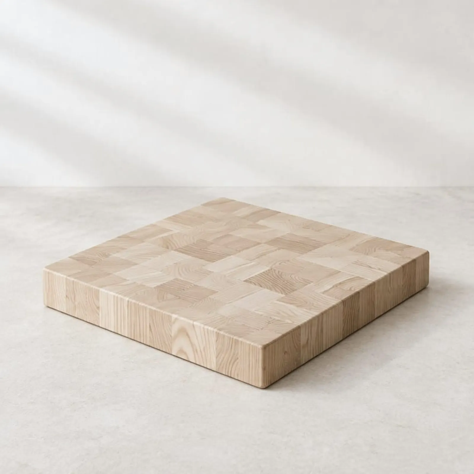 Planche à découper Skogen en frêne - image 1