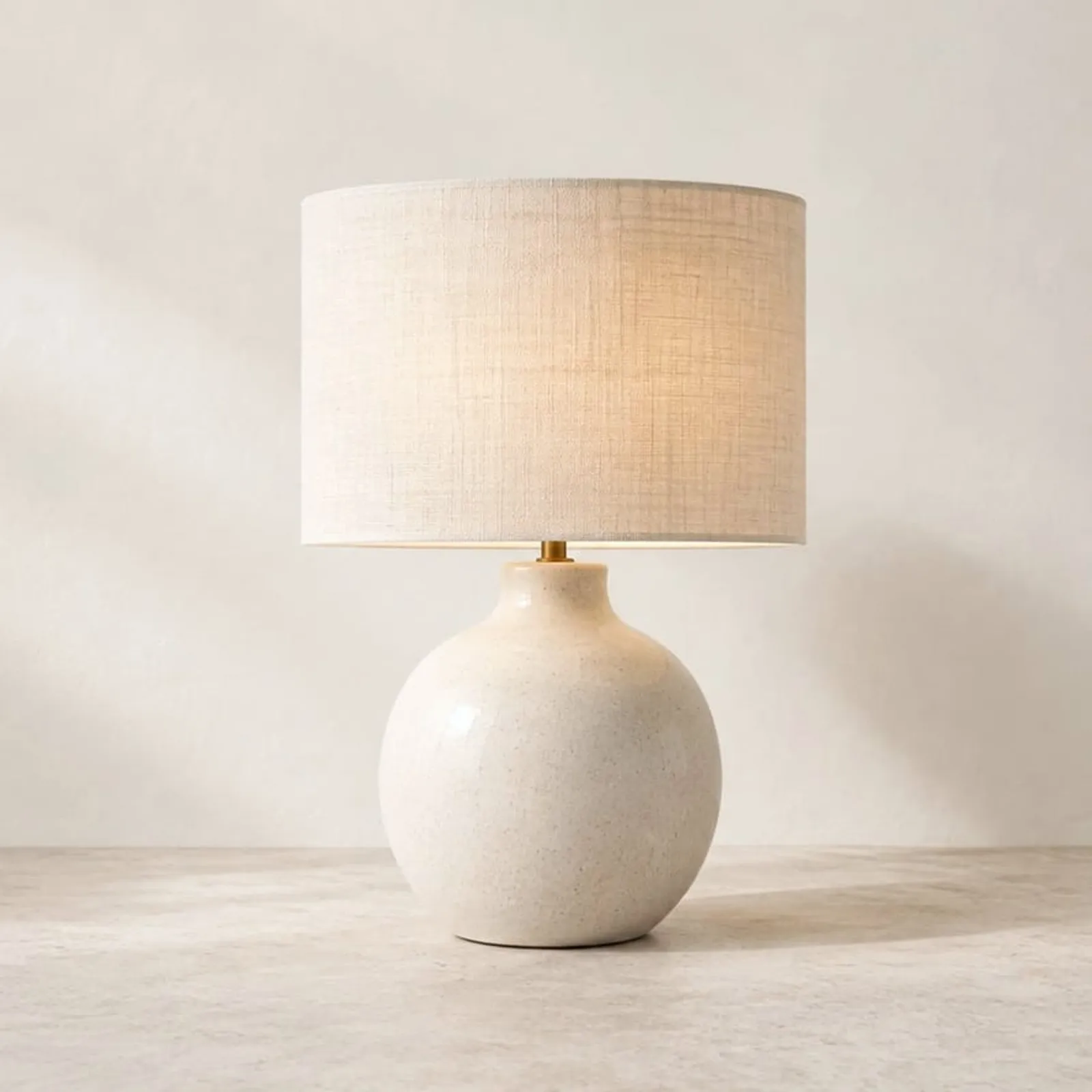 Bordslampa Rönn Kritvit III - bild 1