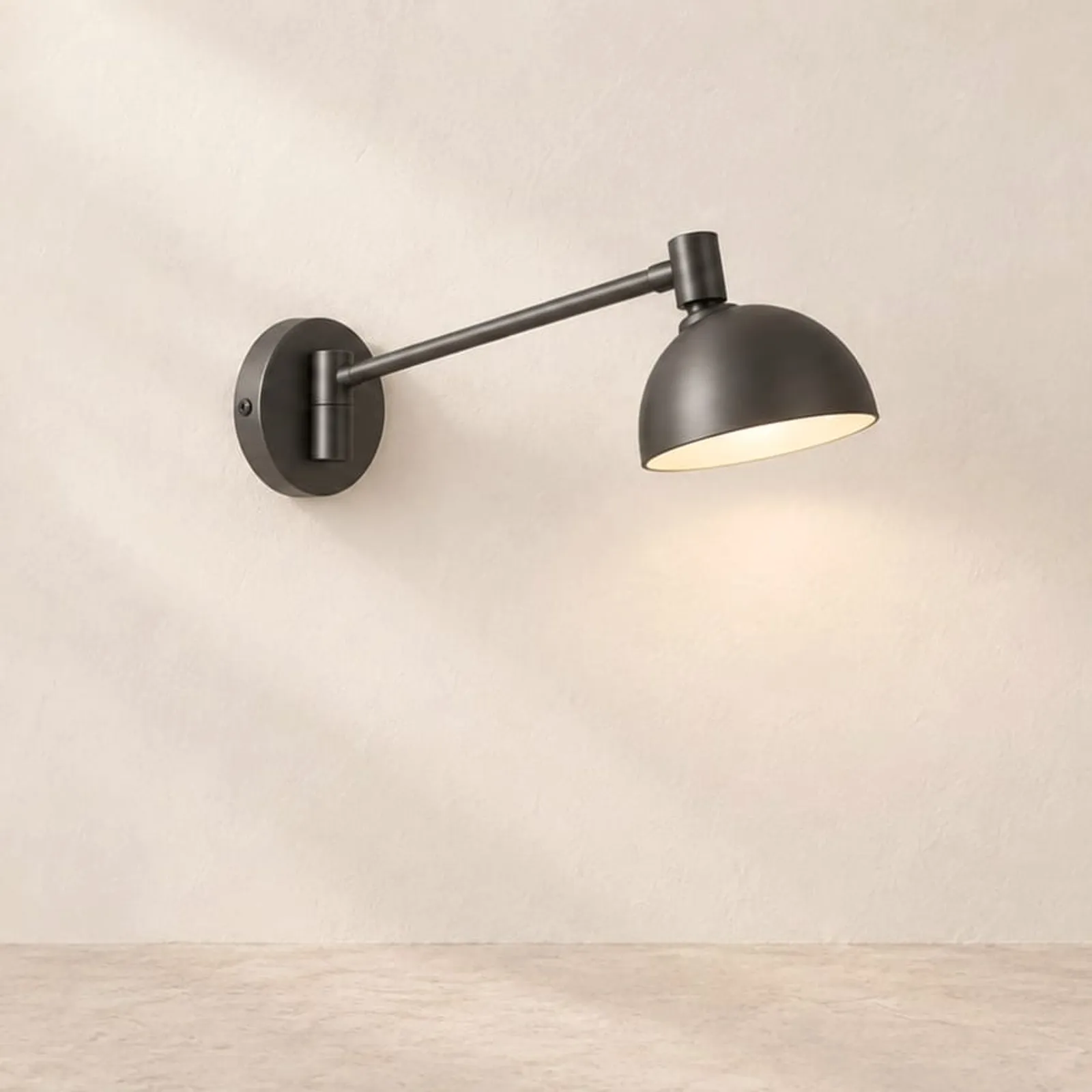 Vägglampa Rönn Kol II - bild 1