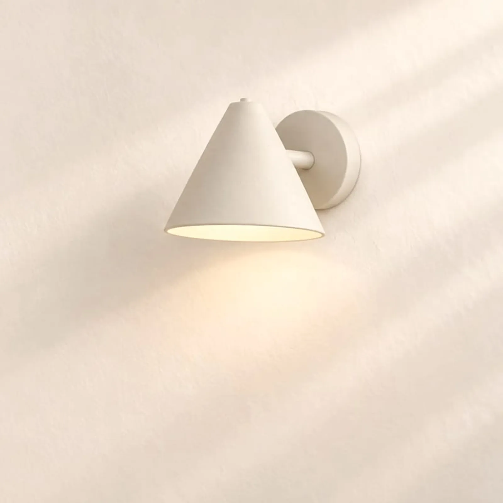 Vägglampa Kvarn Kritvit - bild 1