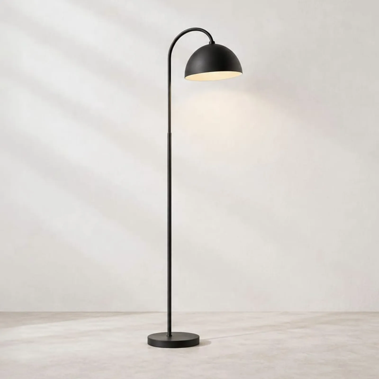 Golvlampa Rönn Stål - bild 1