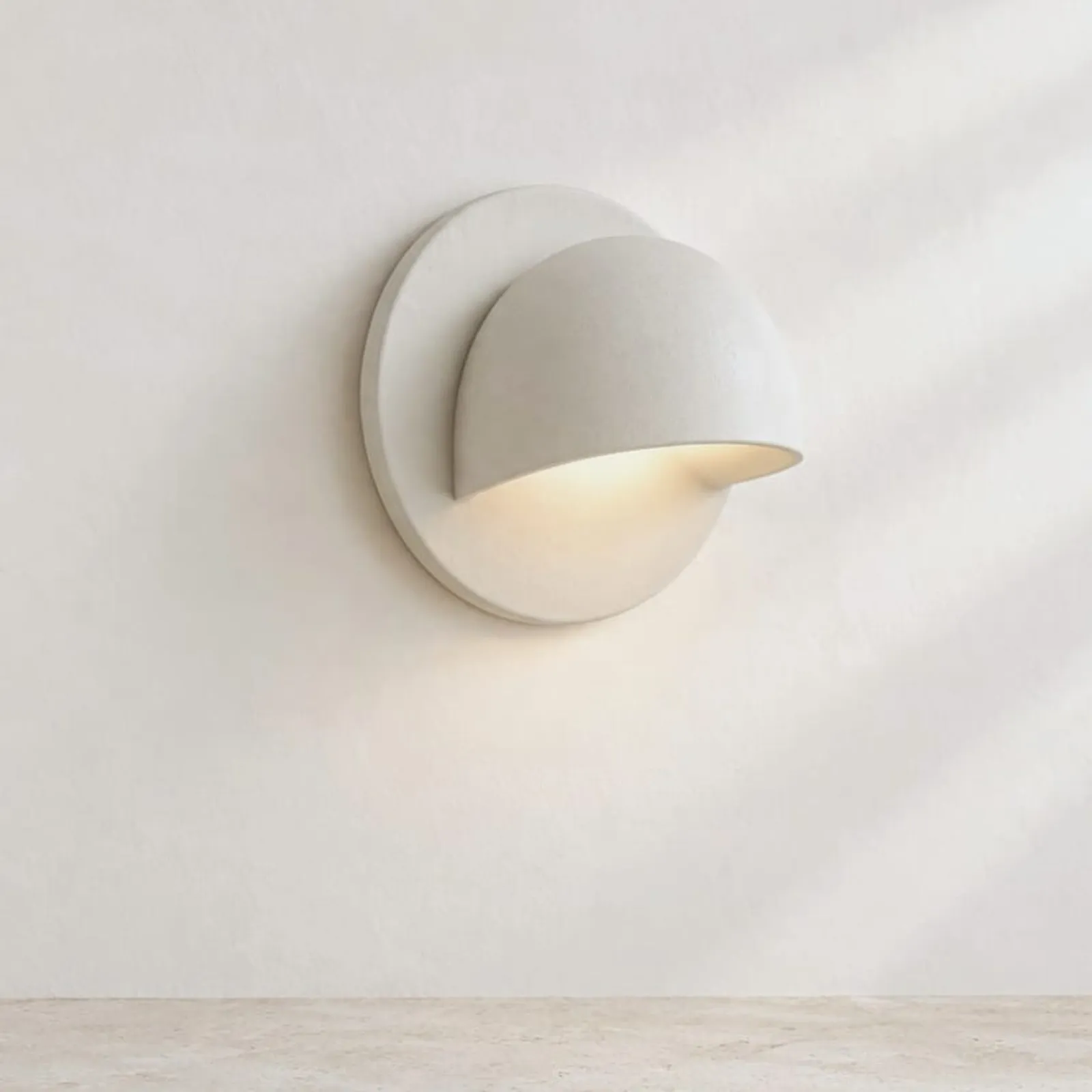 Vägglampa Tjärn Kritvit IV - bild 1