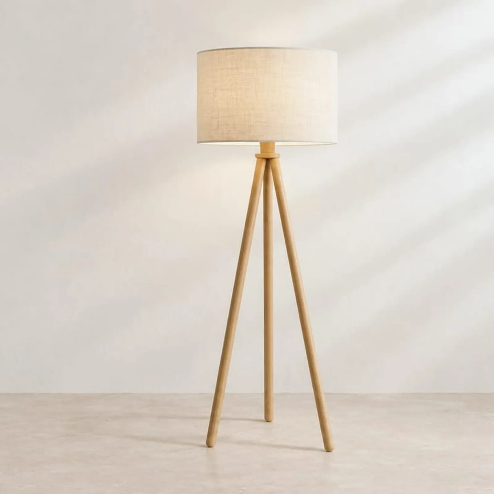 Lampadaire Linet en chêne - image 1