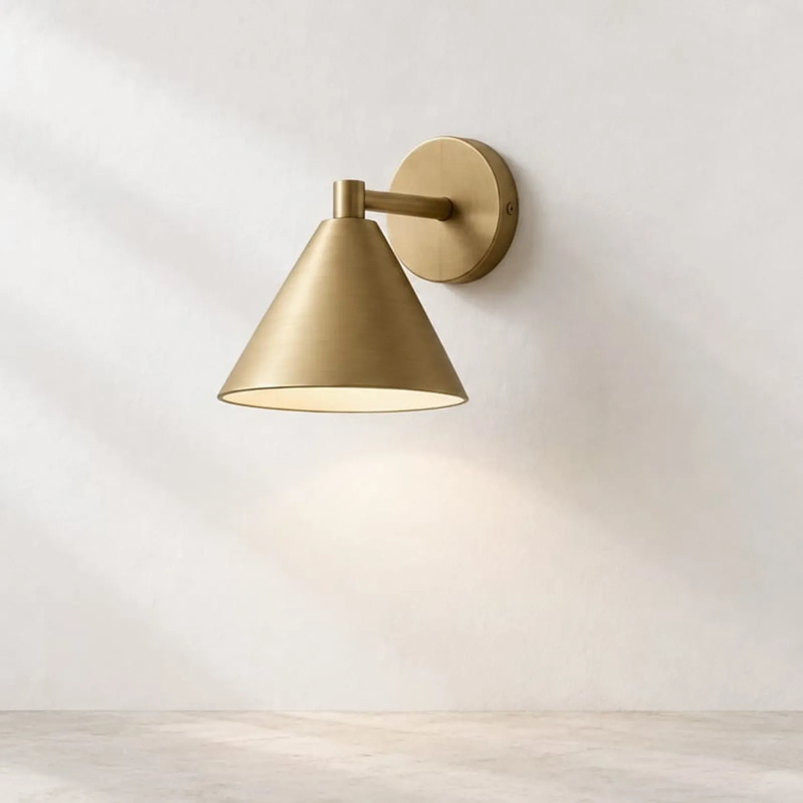 Vägglampa Humle Mässing - bild 1