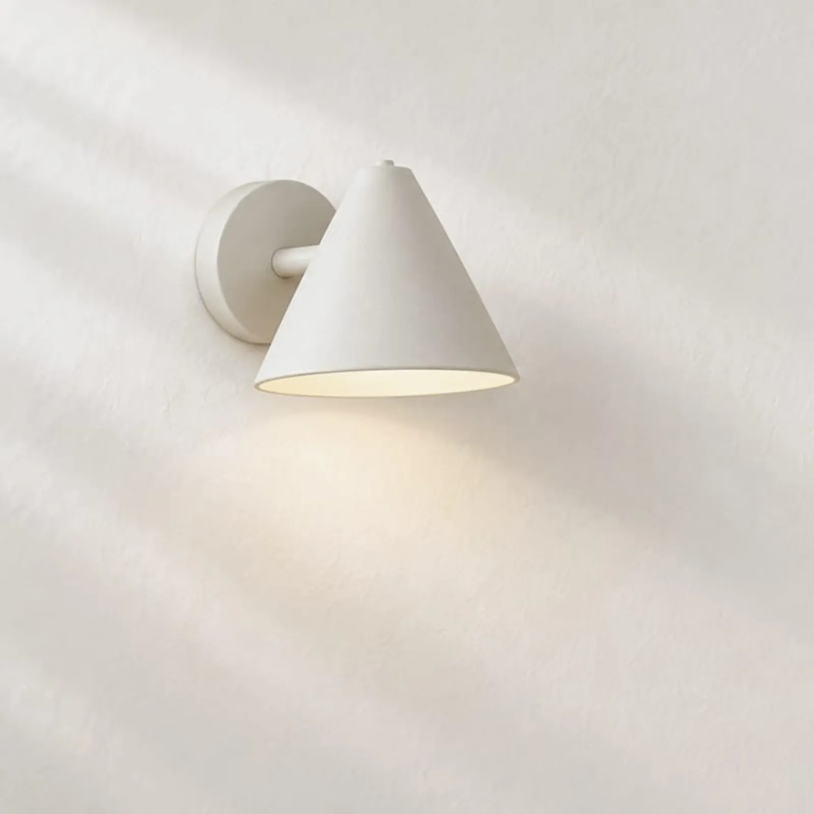 Vägglampa Lönn Kritvit II - bild 1