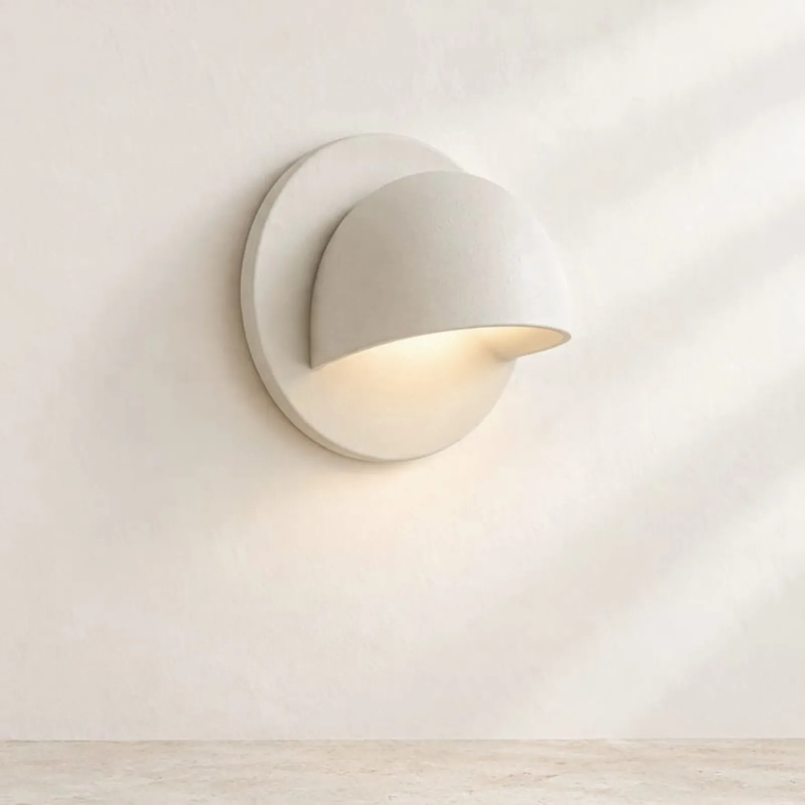 Vägglampa Tall Kritvit VI - bild 1