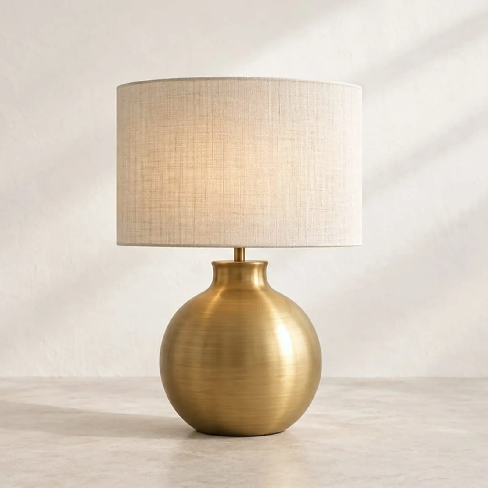 Bordslampa Hassel Mässing - bild 1