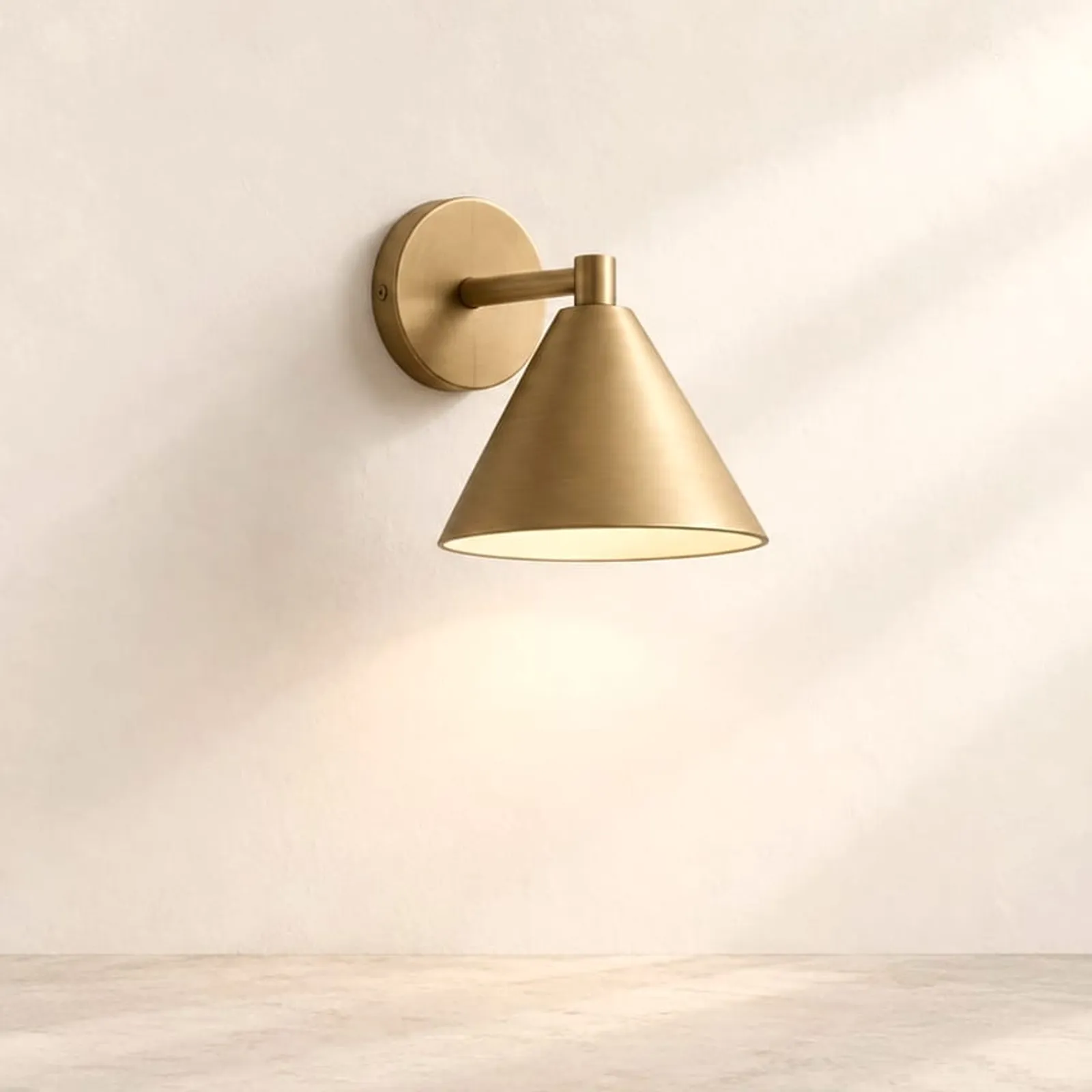 Vägglampa Alm Ockra III - bild 1