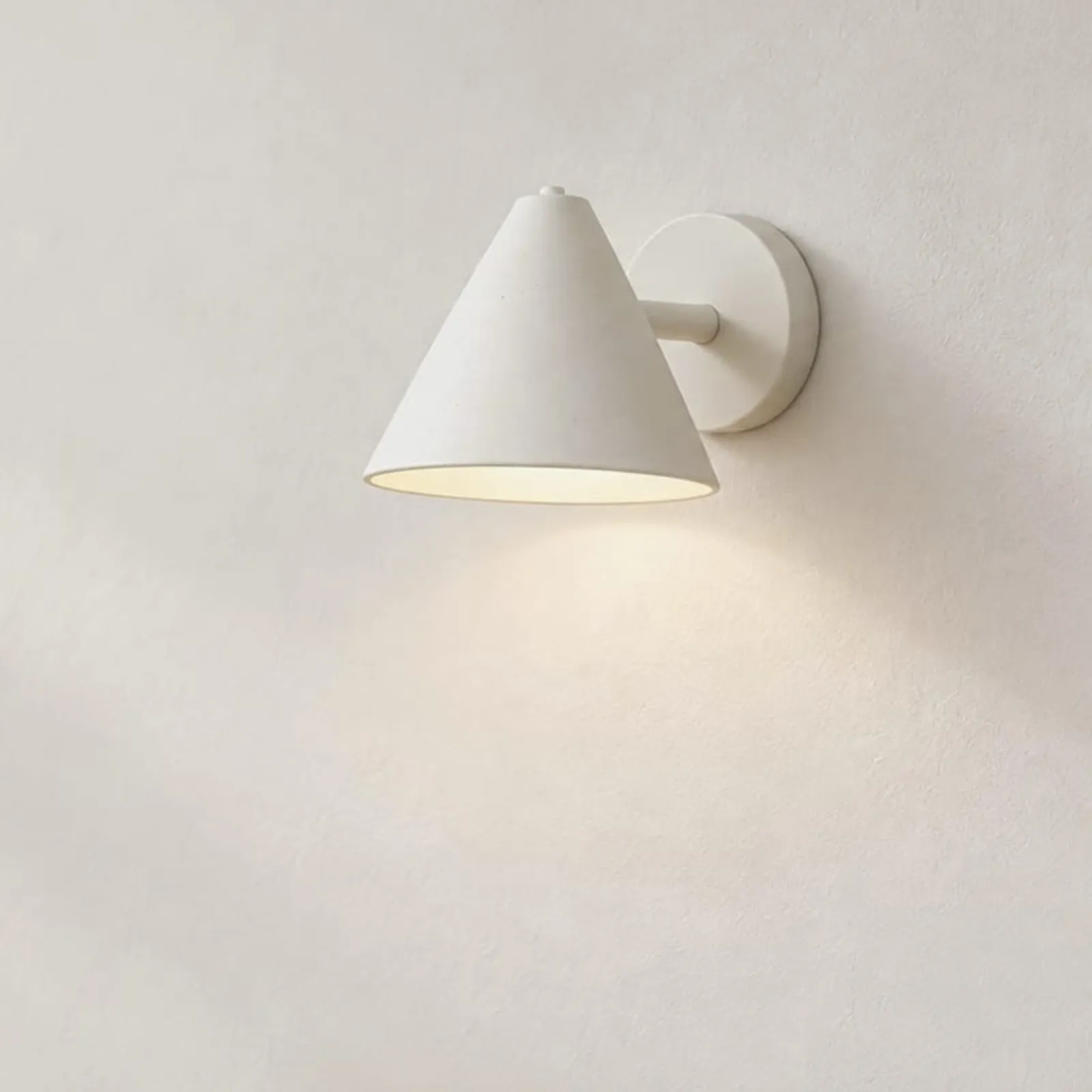 Vägglampa Lönn Kritvit - bild 2